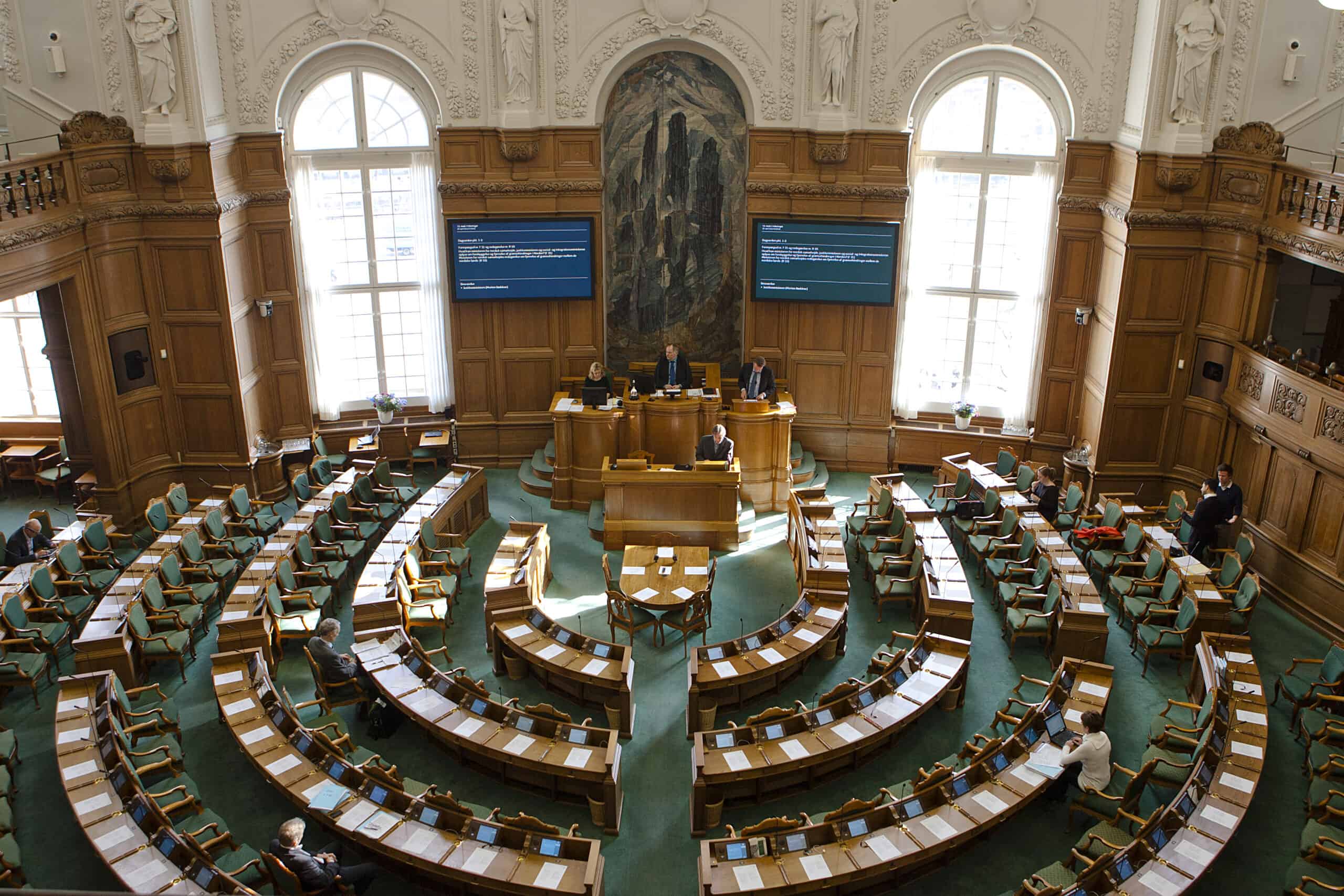Christiansborg_Folketingssalen_20120420_0222F_(8188480571)